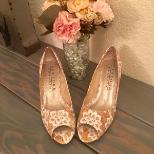 Super cute peep toe floral heels